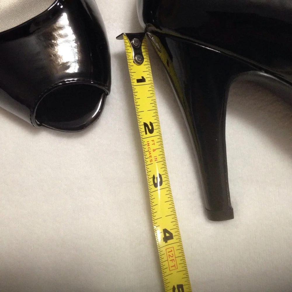 NEW 4 inch Stiletto Heels Peep Toe Pumps Black Patent New Directions Bella 6.5M